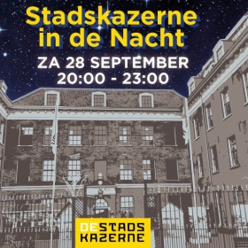 Stadskazerne in de nacht